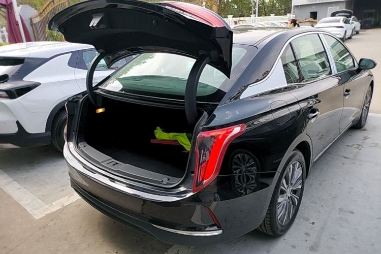 Used Hongqi E-QM5 2022 431 km Charge & Enjoy Edition