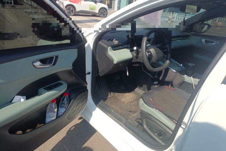 Used Roewe D6 2025 450km Deluxe Edition
