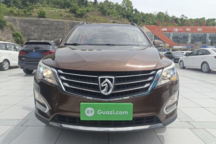 Used Baojun 560 2015 1.8L manual luxury version
