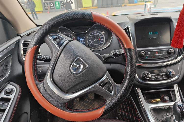 Used Baojun 560 2015 1.8L manual luxury version