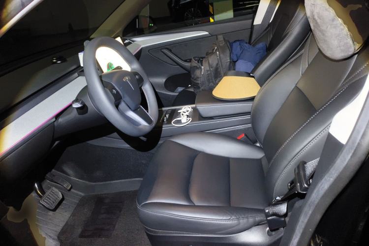 Used Tesla Model Y 2023 Rear-Wheel-Drive Version Left Front Seat