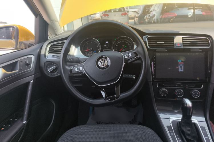 Used Volkswagen Golf 2018 180TSI Automatic Comfort Model
