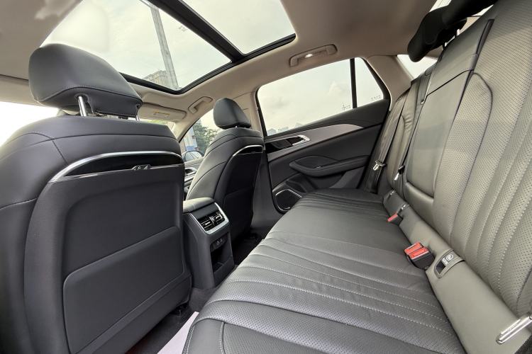 Used Hongqi H5 2023 2.0T Automatic Smart Connect Flagship Edition Interior 7