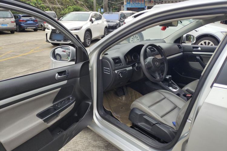 Used Volkswagen Sagitar 2011 1.4 TSI Automatic Tech Model
