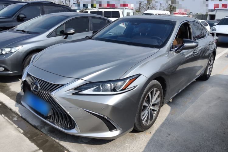 Used Lexus ES 2020 300h Premier Edition