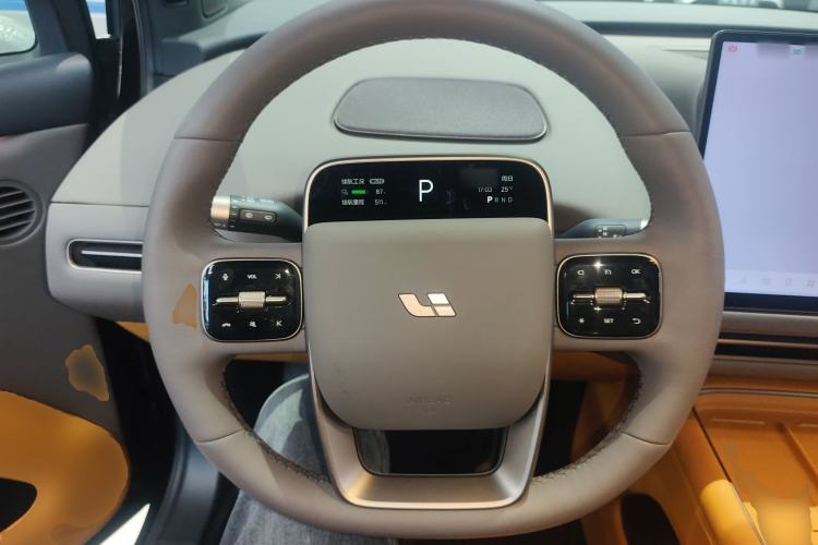 Used Li Auto i6 2025 Model Two-Wheel-Drive Standard Type
