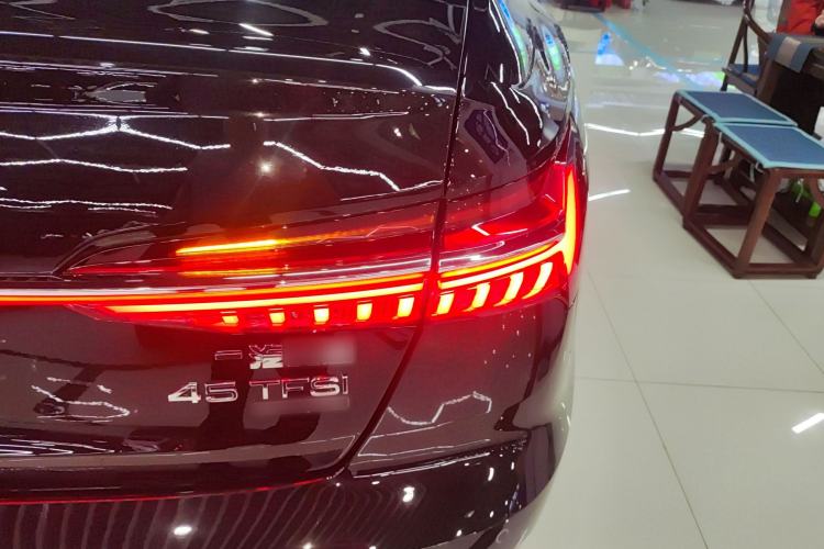 Used Audi A6L 2025 45 TFSI quattro Prestige Dynamic Edition + Premium Package
