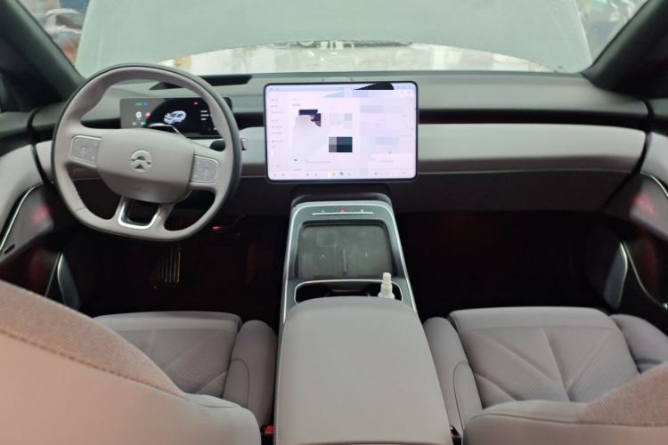 Used Nio ET5T 2025 75 kWh Touring Center Console