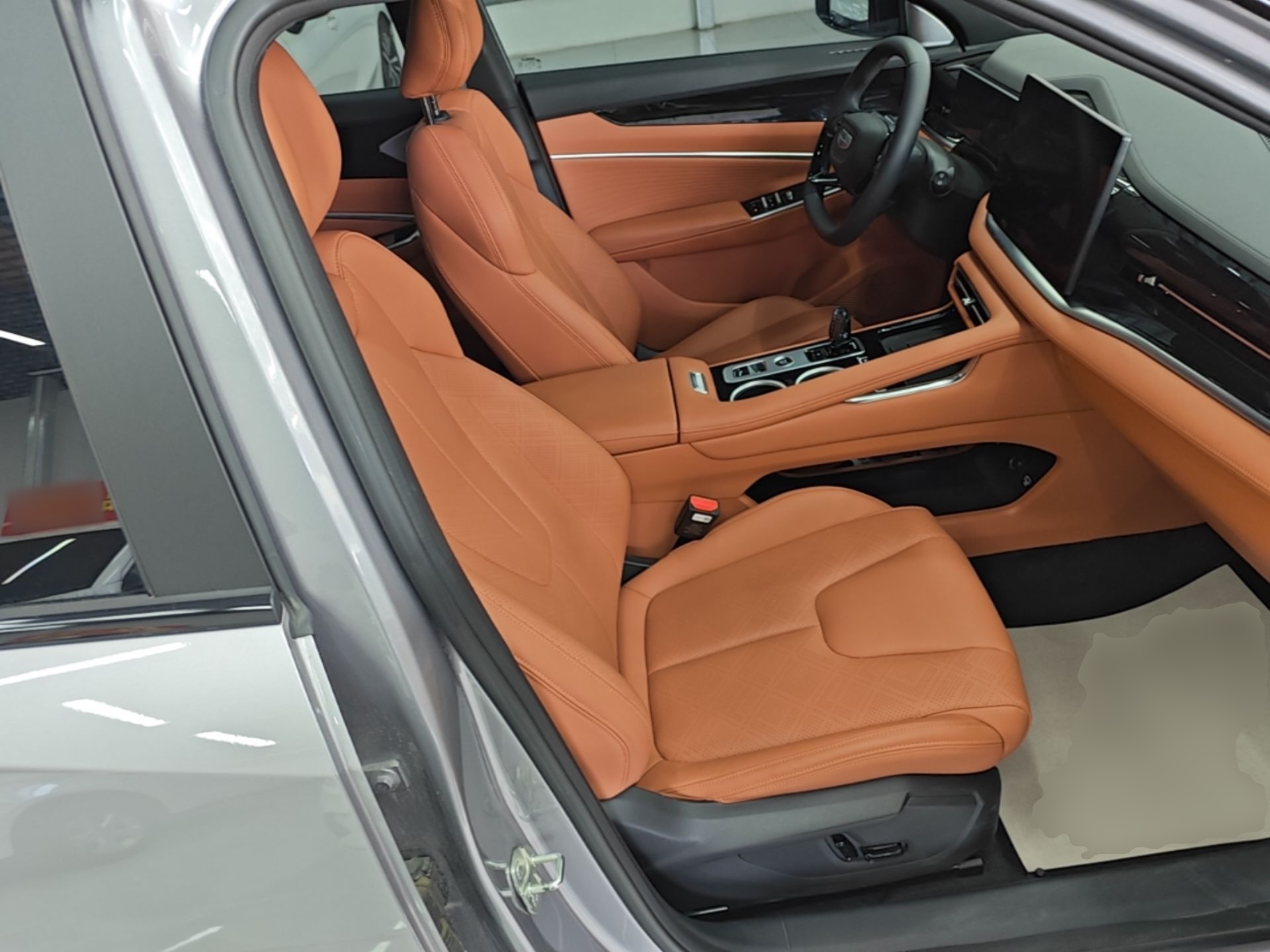 Geely Auto Emgrand X7 Sport 2026 Model 1.5TD Beloved — снимка 19