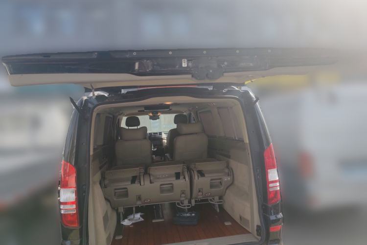 Used Mercedes-Benz Viano 2011 2.5L Navigator Edition
