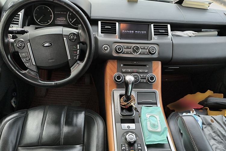 Used Land Rover Range Sport 2011 3.0 TDV6 Diesel Version Center Console