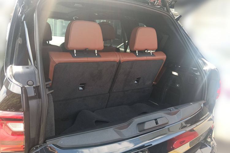 Used BMW X7 2020 xDrive40i Luxury M Sport Package
