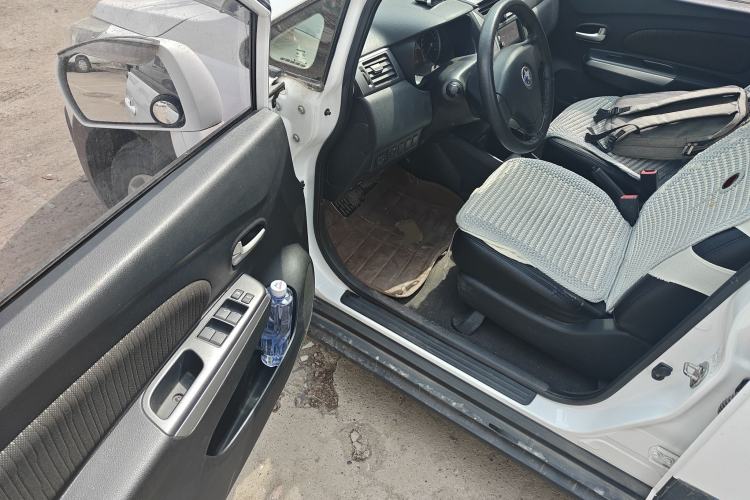 Used Venucia R50X 2013 1.6L Automatic Model