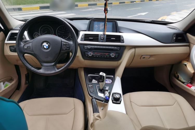 Used BMW 3 Series 2013 320Li Fashion Model Center Console