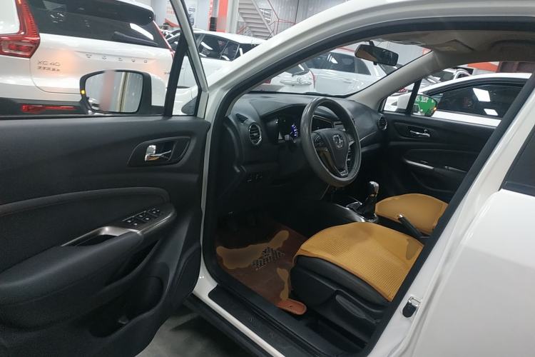 Used CHANGAN CS15 2016 1.5L Manual Fashion Edition