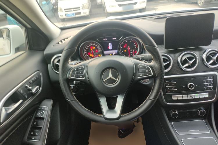 Used Mercedes-Benz GLA 2018 GLA 200 Fashion Model
