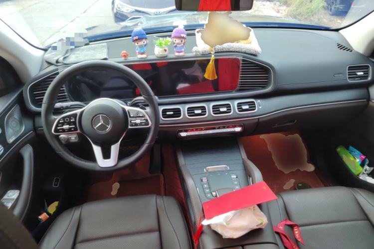 Used Mercedes-Benz GLE 2023 GLE 450 4MATIC Luxury Model Center Console