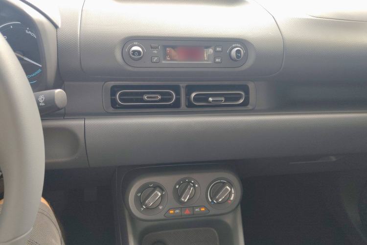 Used Wuling Hongguang New Energy 2024 All-Electric Model 300KM Practical Version