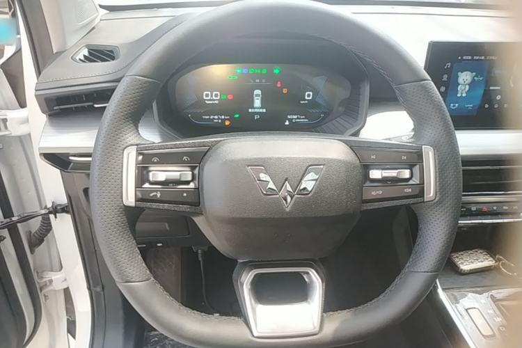 Used Wuling Asta 2022 2.0L DHT Electric-Speed Version