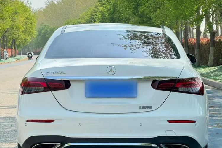 Used Mercedes-Benz E-Class 2021 E 300 L Sporty and Stylish Model Exterior 2