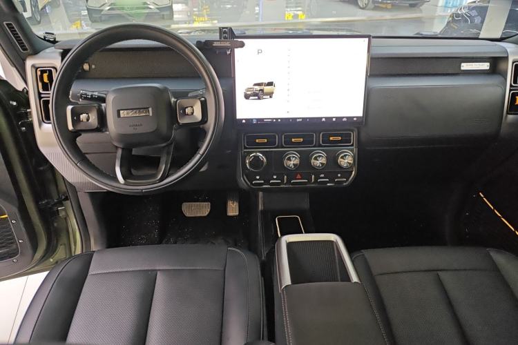 Used iCAR V23 2025 501 Four-Wheel Drive Intelligent Driving Version Center Console