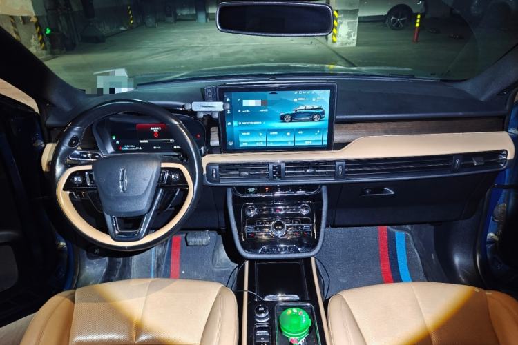 Used Lincoln Corsair 2022 2.0T Two-Wheel Drive Luxury Edition Center Console