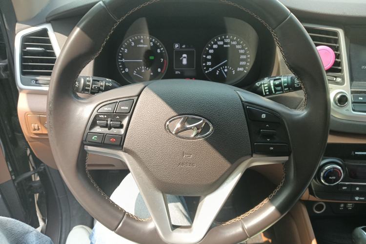 Used Hyundai Tucson 2015 1.6T Dual-Clutch Two-Wheel-Drive Smart Model
