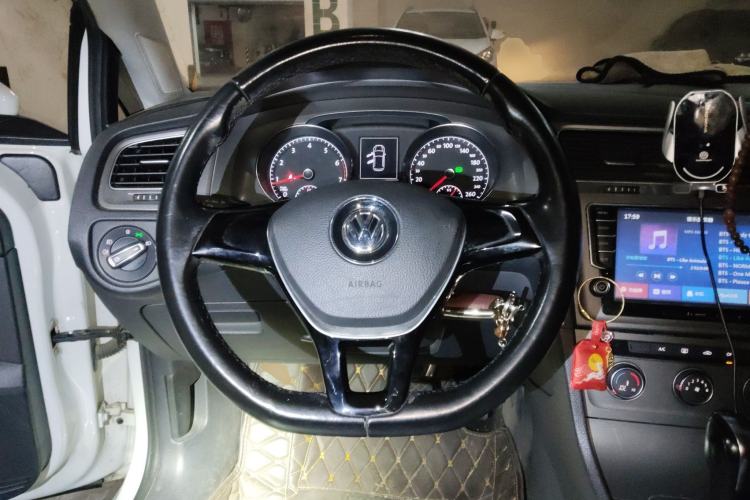 Used Volkswagen Golf 2015 1.6L Automatic Comfort Model
