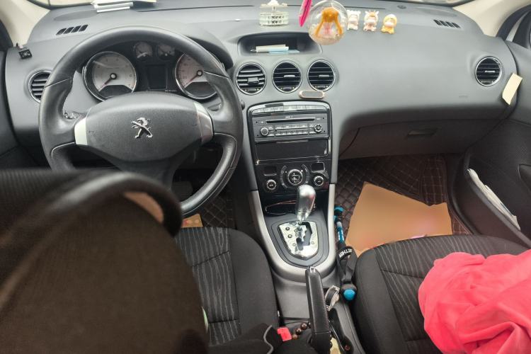 Used Peugeot 408 2013 2.0L Automatic Luxury Edition Center Console