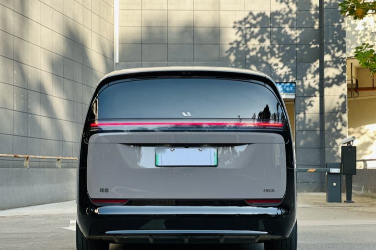 Used Li Auto MEGA 2024 Ultra Model