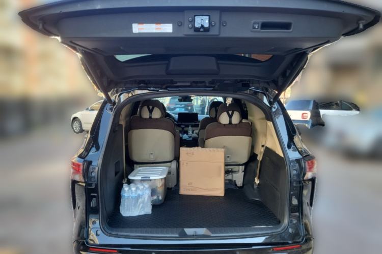 Used Toyota Granvia 2023 2.5L Hybrid Prestige PLUS Edition Trunk