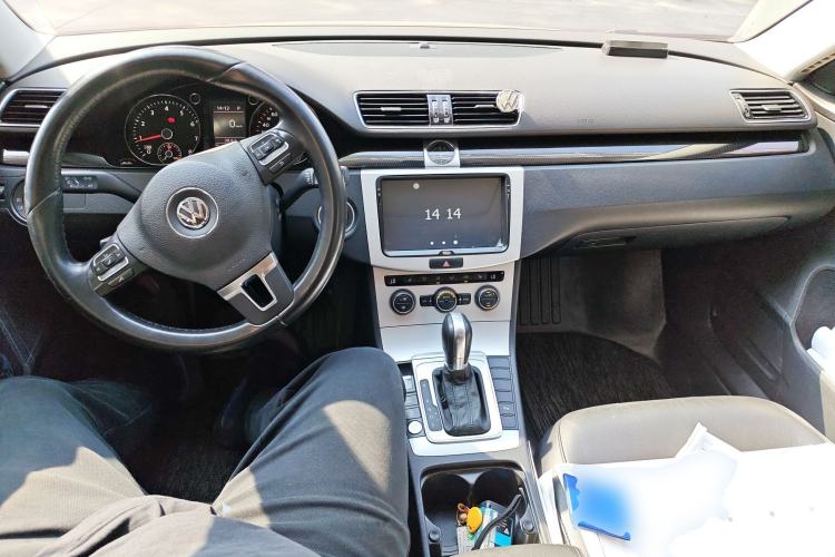 Used Volkswagen Magotan 2016 1.8TSI Luxury Comfort Model Center Console