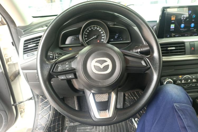 Used Mazda 3 Axela 2017 Sedan 1.5L Automatic Luxury Model Emission Standard China V Steering Wheel
