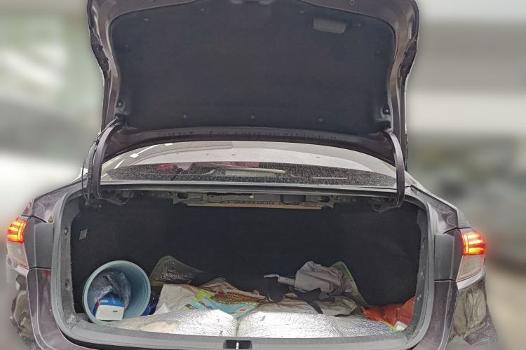 Used Toyota Levin 2019 Dual-Engine 1.8H E-CVT Luxury Edition China VI Standard
