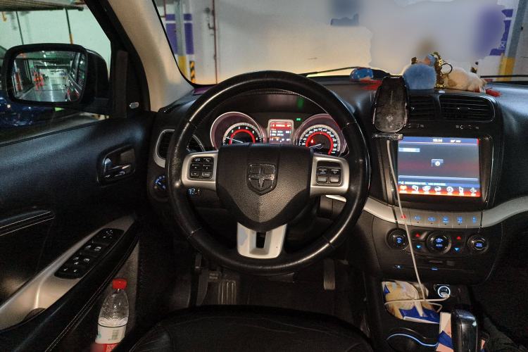 Used Dodge Journey 2013 2.4L Two-Wheel Drive Luxury Version
