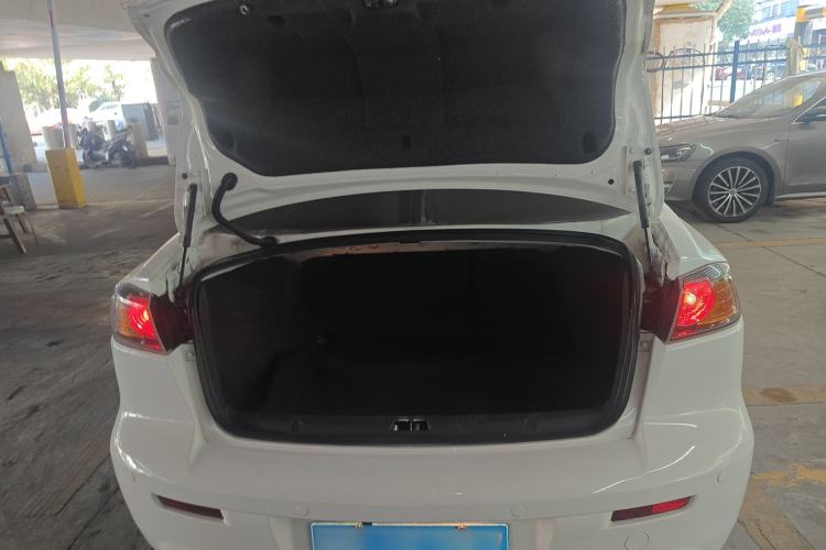 Used Mitsubishi Lancer EX 2015 1.8L CVT ZhiShang Edition China IV Standard