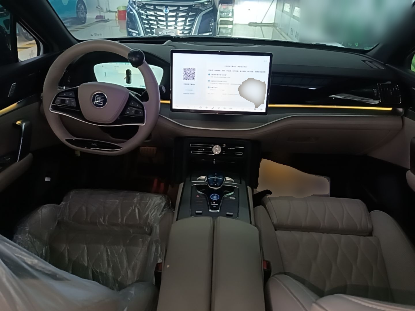 BYD Tang New Energy 2024 DM-i Glory Edition 112KM Flagship Model — снимка 12