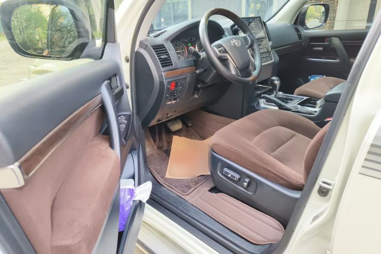Used Toyota Land Cruiser 