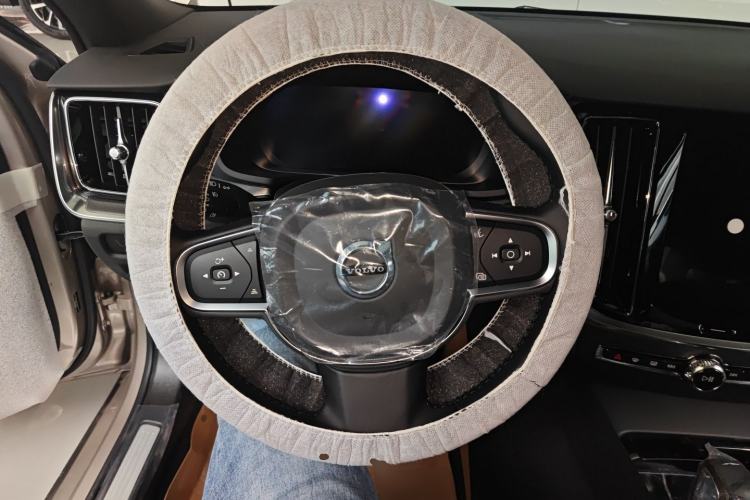 Used Volvo S60 2026 Model B4 Zhiyi Luxury Edition