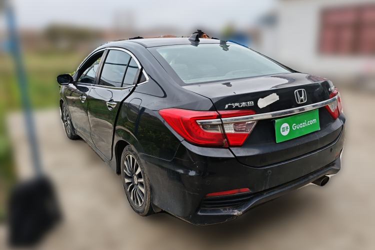 Used Honda Crider 2015 1.8L automatic luxury edition
