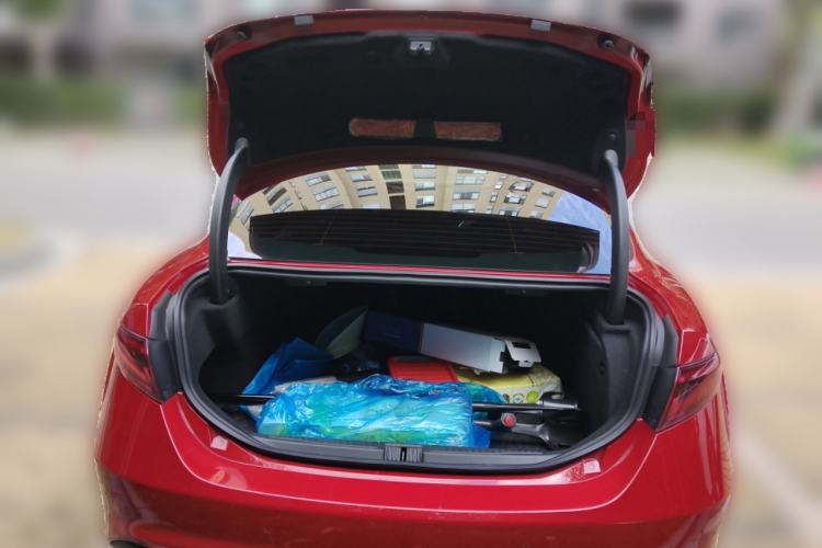 Used Alfa Romeo Giulia 2019 2.0T 280HP Black Package Limited Edition
