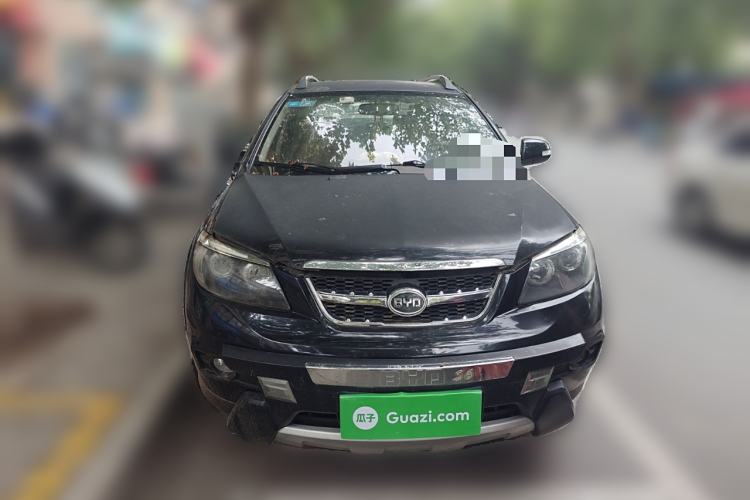 Used BYD S6 2014 2.0L Manual Luxury 5-Seater Front