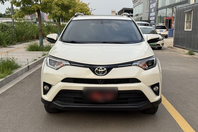 Used Toyota RAV4 2016 2.0L CVT Two-Wheel Drive Fashion Edition China V Standard