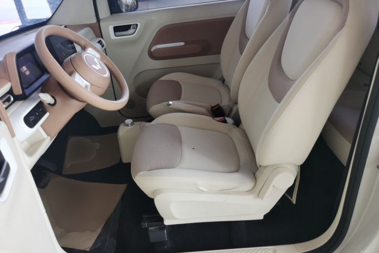 Used Wuling Hongguang MINIEV 2024 3rd Generation 215km Advanced Version Left Front Seat