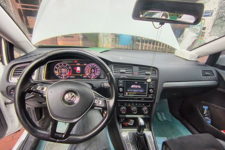 Used Volkswagen Golf 2018 1.6L Automatic Comfort Model
