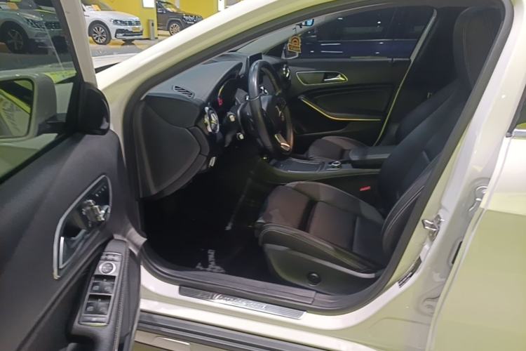 Used Mercedes-Benz GLA 2018 GLA 200 Fashion Model
