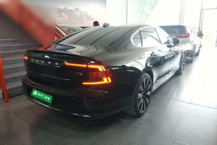 Used Volvo S90 2024 B5 Luxury Smart Edition Rear Right 45 Deg