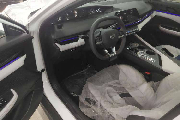 Used Qiyuan A06 2023 Supreme Model
