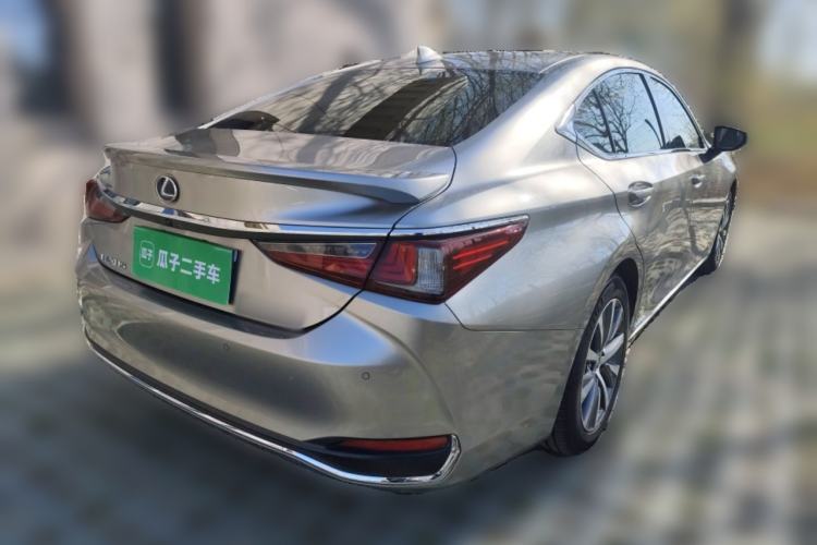 Used Lexus ES 2018 300h Premier Edition China V Standard
