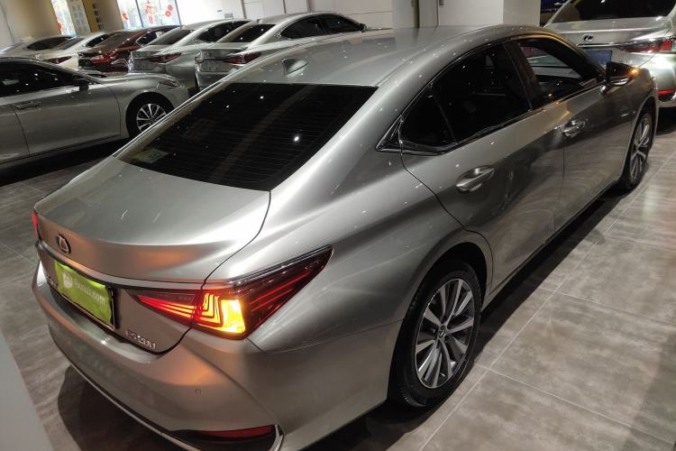 Used Lexus ES 2020 200 Excellence Edition